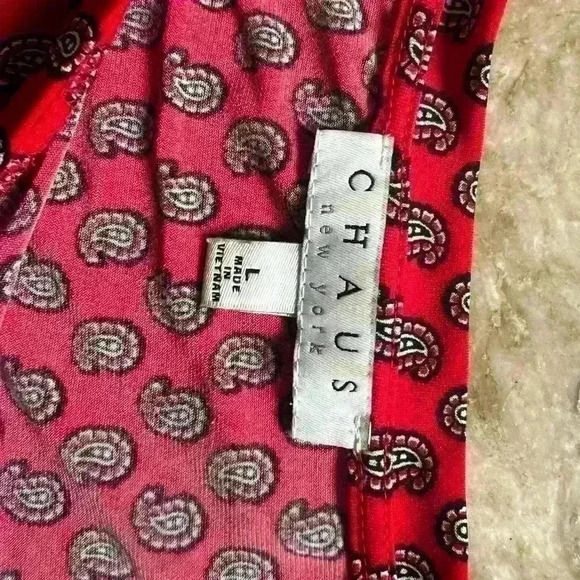 Chause New York ladies red paisly size Large Excellent condition. Wrinkle free - Picture 8 of 9